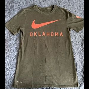 Nike University of Oklahoma Dri fit shirt ladies medium